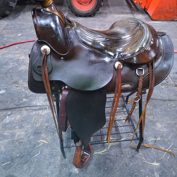 Premium Dark Brown Leather Saddle - Picture 3 of 11